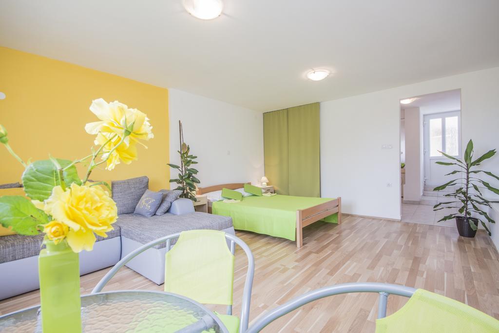 Pula Istria Apartments Bagian luar foto